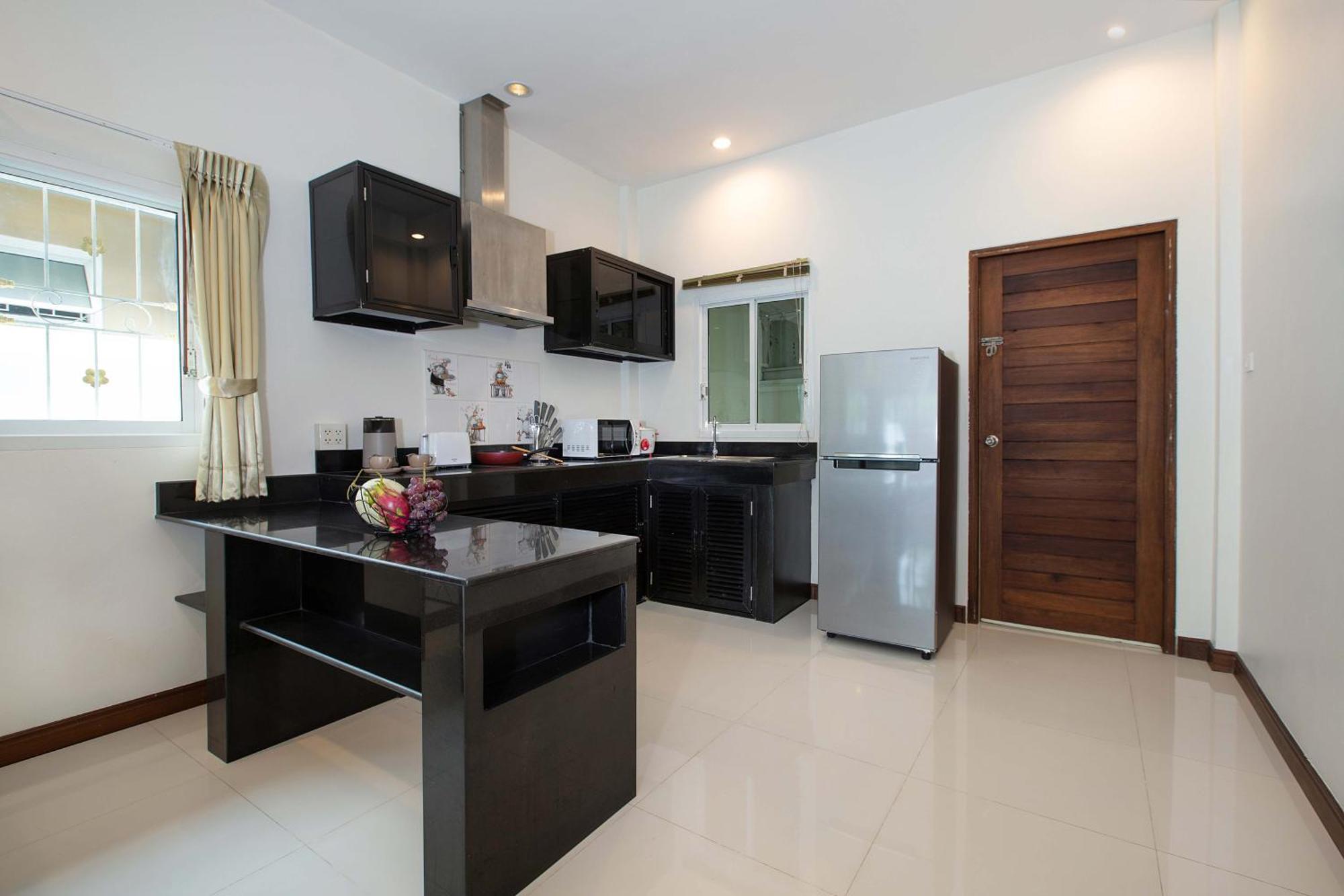 Family 2Br Villa Lancelot 3 With Jacuzzi Pool, Just 10 Min Drive Naiharn And Rawai Ban Saiyuan Exterior foto